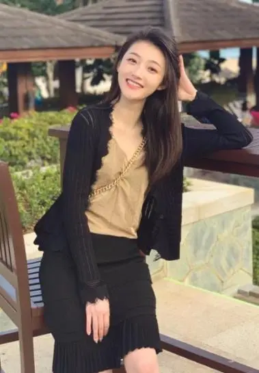 《肉欲同栖生活》：挑战道德底线？揭秘禁忌之恋与人性挣扎！